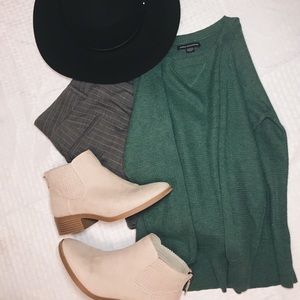 American Eagle Lightweight Sweater